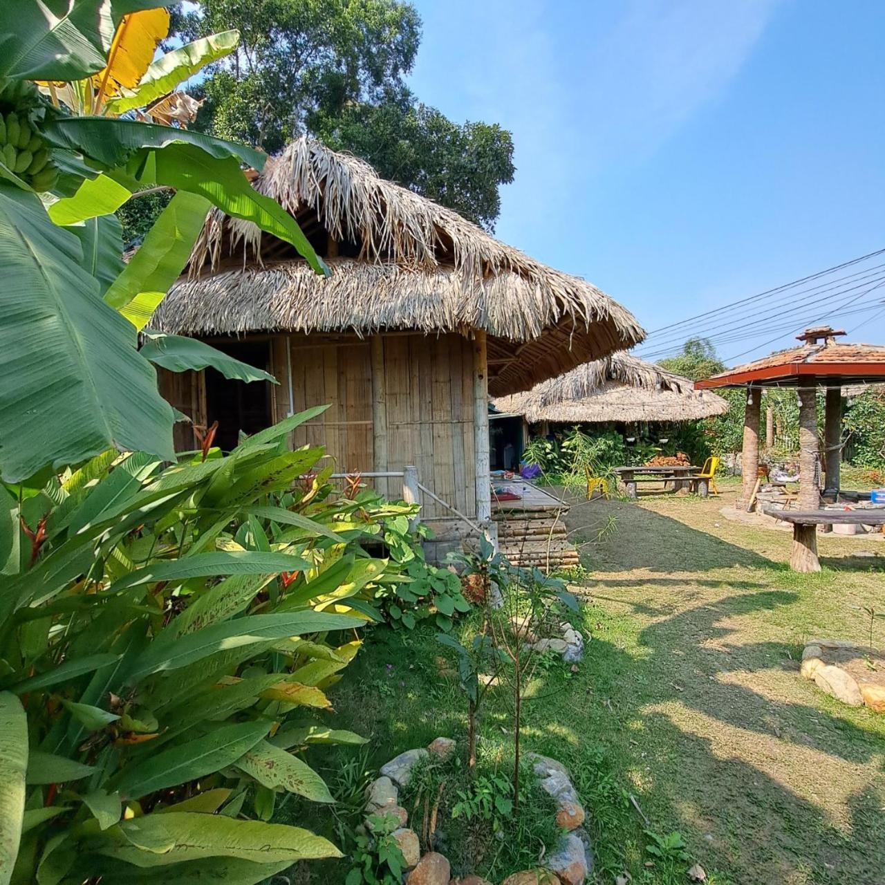 Homestay Field - Bungalow, Ha Giang Loop Tour, Motorbikes Rental Esterno foto